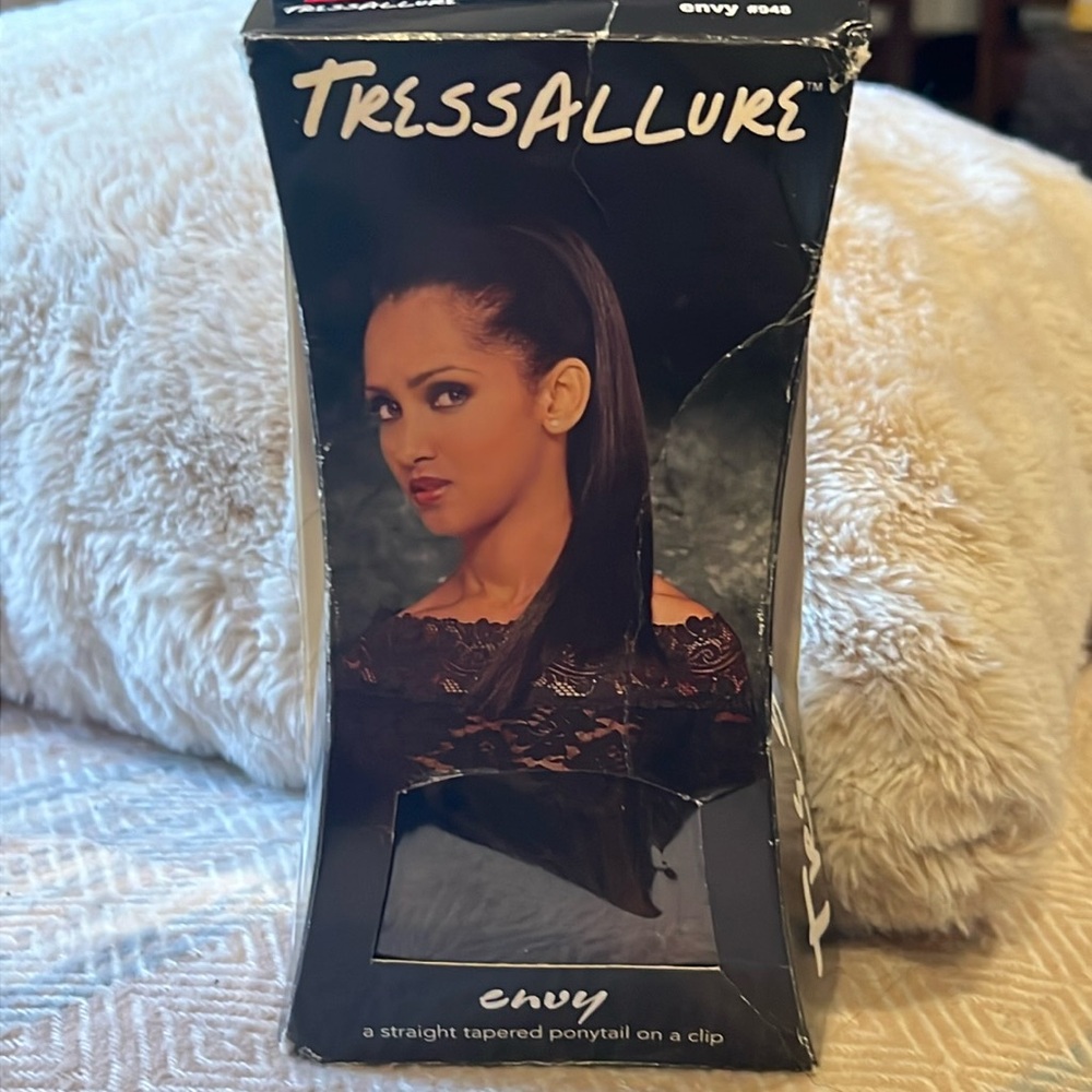 Tressallure Envy Straight tapered ponytail on a clip